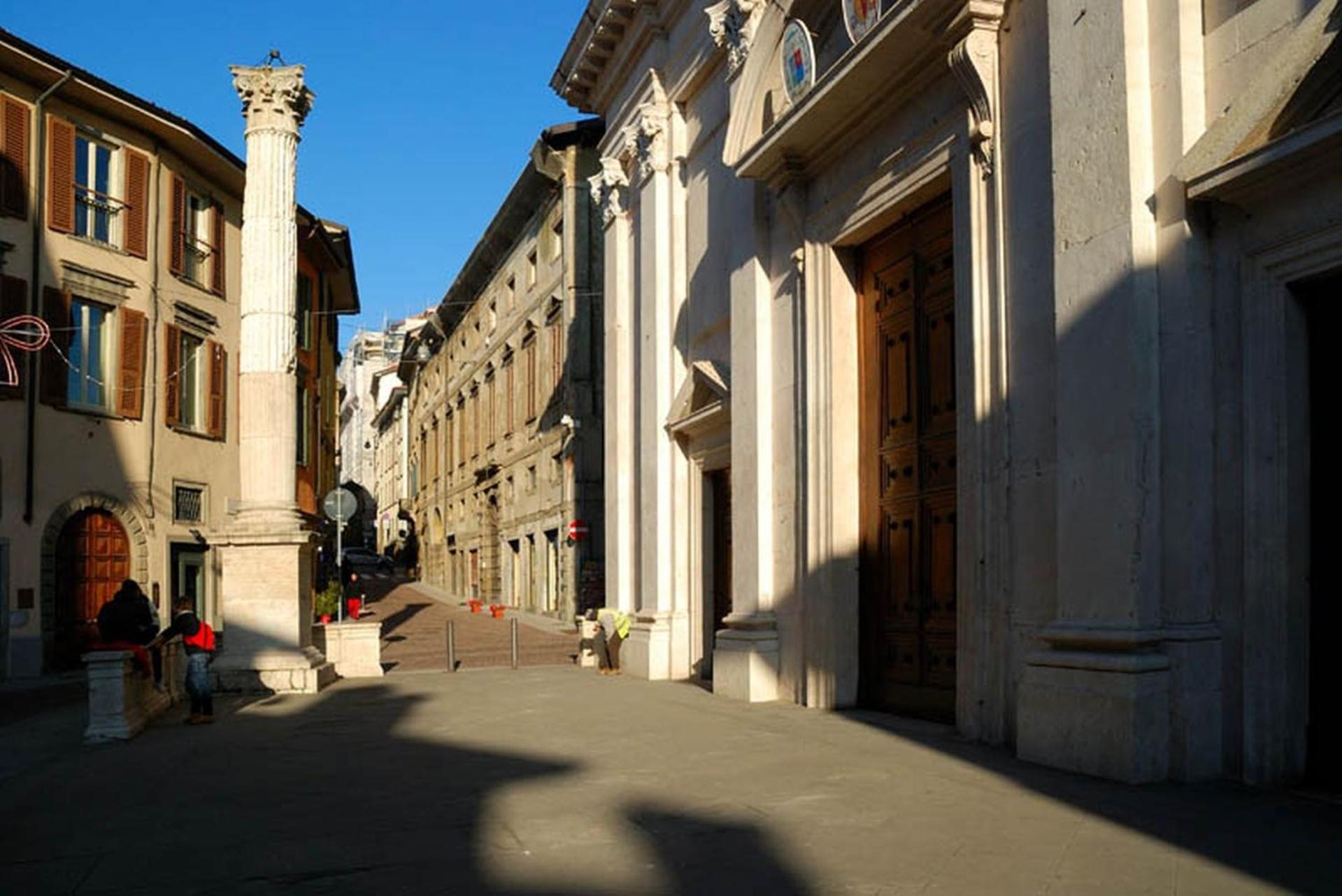 Magic Place Bergamo! Relax Apartment With Terrace In The Heart Of The City ภายนอก รูปภาพ
