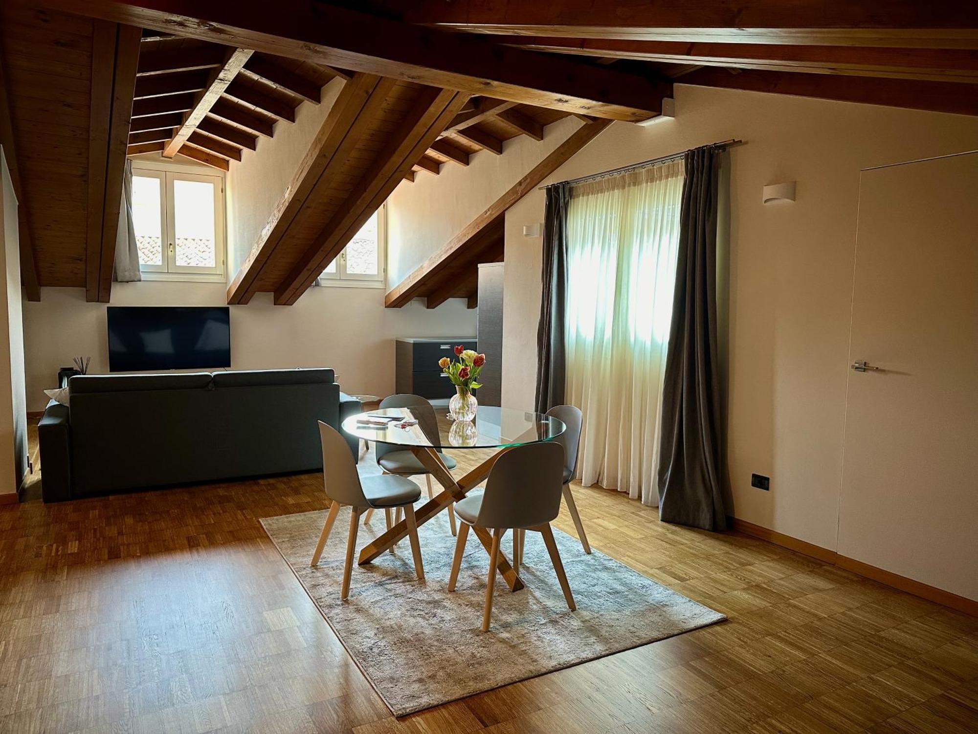 Magic Place Bergamo! Relax Apartment With Terrace In The Heart Of The City ภายนอก รูปภาพ