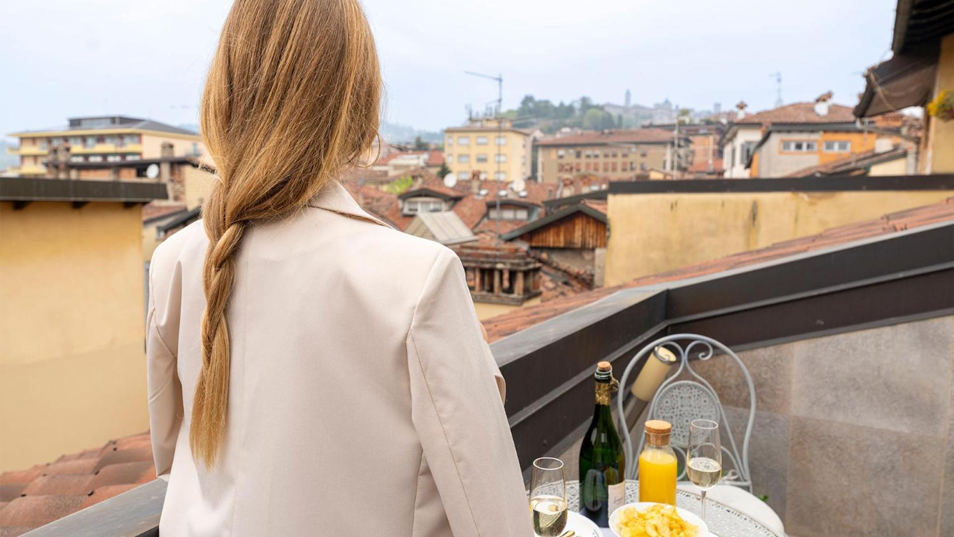 Magic Place Bergamo! Relax Apartment With Terrace In The Heart Of The City ภายนอก รูปภาพ